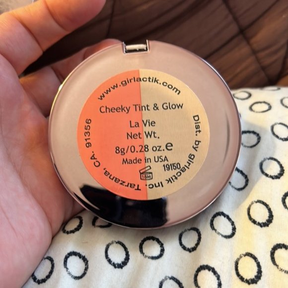 GIRLACTIK Cheeky Tint & Glow Duo-  Shade LA VIE-- NEW NIB - Picture 4 of 5